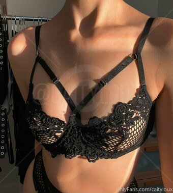 caityloux Nude Leaks Photo 8