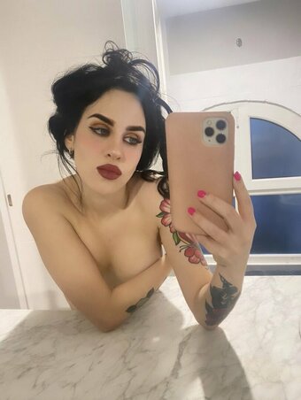 Callmelilieth Nude Leaks Photo 2