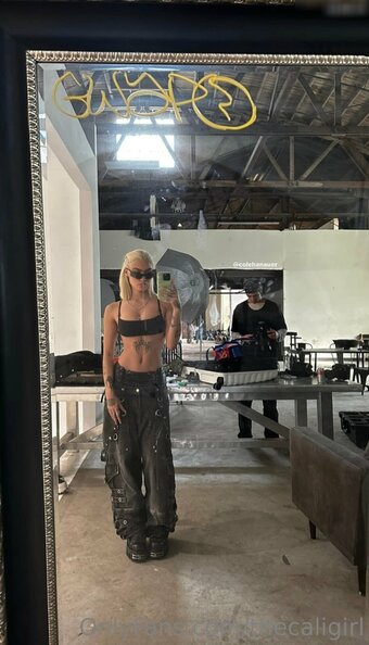 Cameron Smith / cameronnicolesmith / thecaligirl Nude Leaks OnlyFans Photo 4