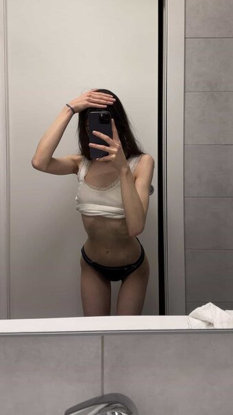 camineko / ferraracamillalinks Nude Leaks OnlyFans Photo 4