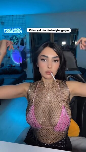 Çamlıbel Nude Leaks Photo 2