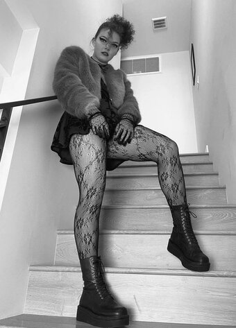 Camren Bicondova Nude Leaks Photo 28