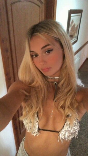 Cande Simoneit / candesimoneitt Nude Leaks Photo 4