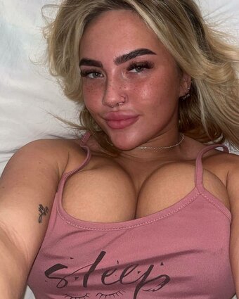 Caoimheeee / caoimhe_moreland / caoimhee Nude Leaks OnlyFans Photo 10