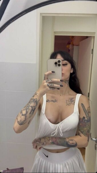 Caputile / Letícia Caputi Nude Leaks Photo 12