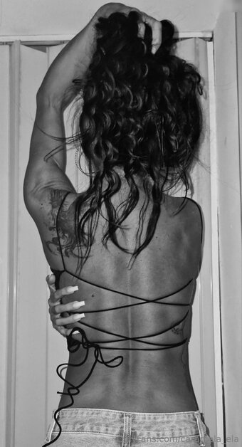 Caramela_ela Nude Leaks Photo 1