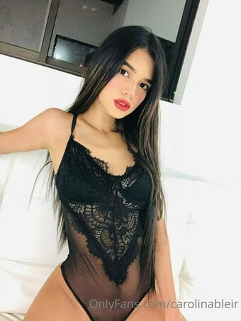 carolinableirder Nude Leaks Photo 2