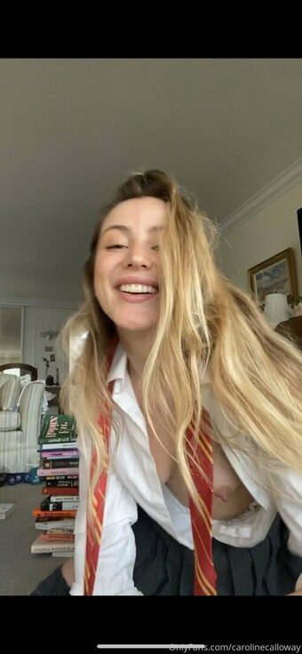 carolinecalloway Nude Leaks Photo 7