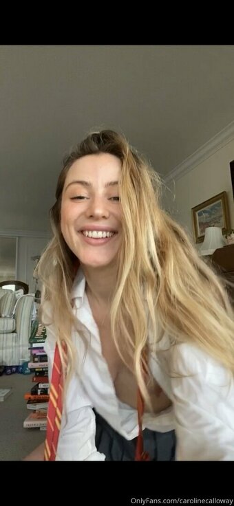 carolinecalloway Nude Leaks Photo 9