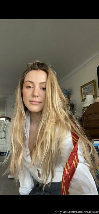 carolinecalloway Nude Leaks Photo 20