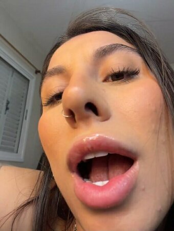 Carolini09 / Caroliney9 / https: Nude Leaks Photo 13