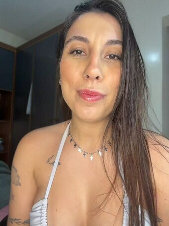 Carolini09 / Caroliney9 / https: Nude Leaks Photo 18
