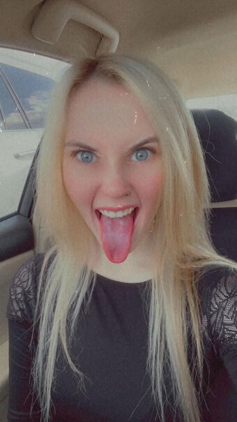 Carrie Cannie / carrie_cannie