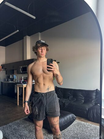 carsonmakarrall Nude Leaks Photo 6