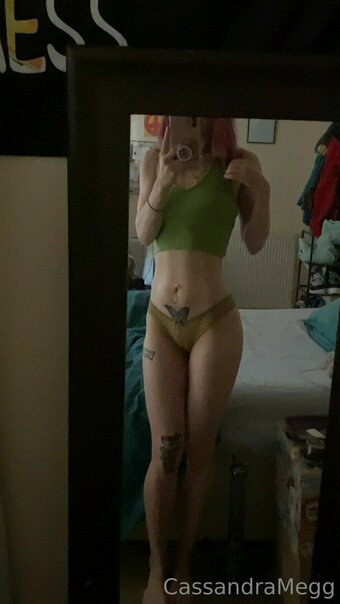 cassandrameg / thathippiechixk Nude Leaks OnlyFans Photo 13
