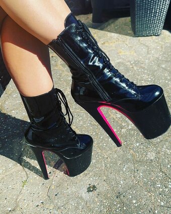 Cath28 / mistress_cath28 Nude Leaks OnlyFans Photo 4