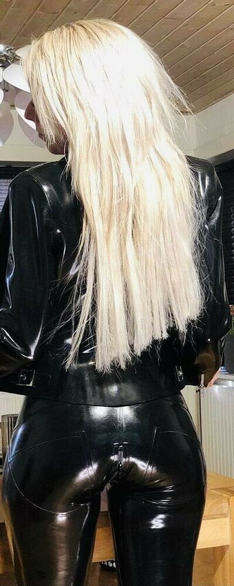 Cath28 / mistress_cath28 Nude Leaks OnlyFans Photo 23