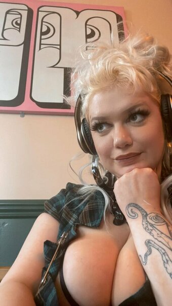 Catherin Sharpies / Kathica Rabbit Nude Leaks Photo 9