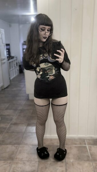 catluvsfrogs / https: Nude Leaks Photo 5