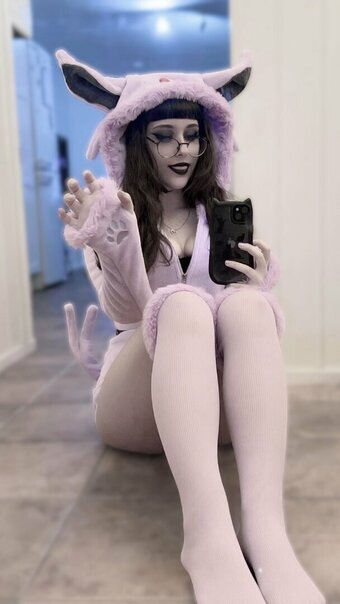 catluvsfrogs / https: Nude Leaks Photo 7