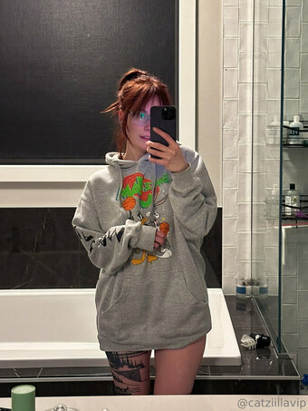 Catzilla / catziilla / cptamaziing Nude Leaks OnlyFans Photo 2