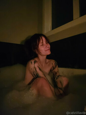 Catzilla / catziilla / cptamaziing Nude Leaks OnlyFans Photo 6