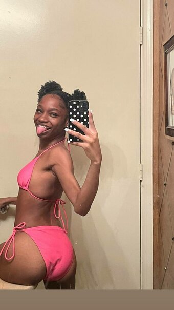 Cecee873 / https: Nude Leaks Photo 1