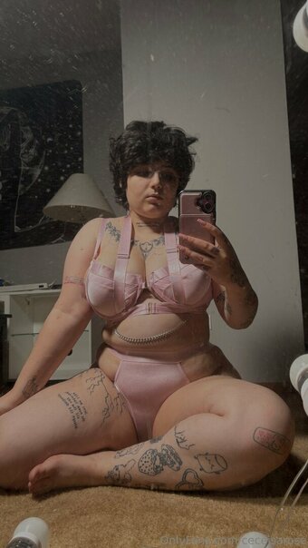 ceceisarose Nude Leaks Photo 10
