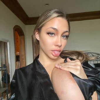 Cel Smith Nude Leaks Photo 6