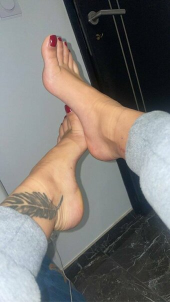 Celia Avy / celia.avy Nude Leaks Photo 3