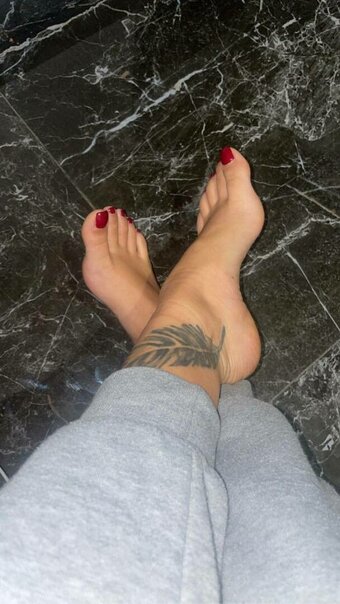 Celia Avy / celia.avy Nude Leaks Photo 9