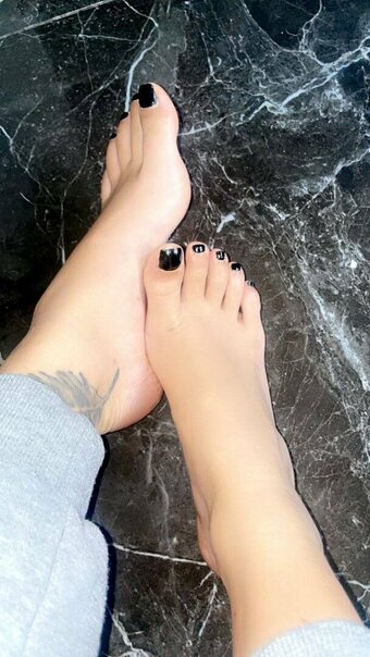 Celia Avy / celia.avy Nude Leaks Photo 10