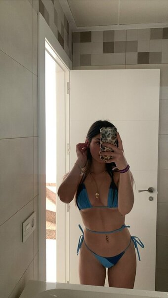 Celia Valiente / celiaavalieente / celiaavalientee / https: Nude Leaks Photo 2