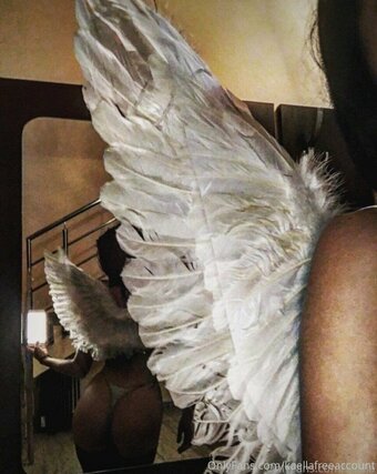 celinefree Nude Leaks Photo 18