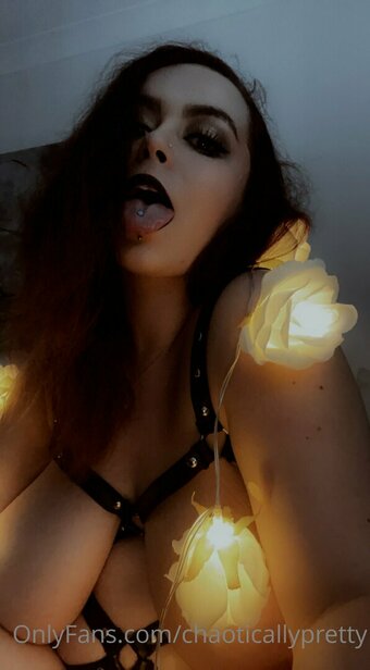 chaoticallypretty Nude Leaks Photo 2
