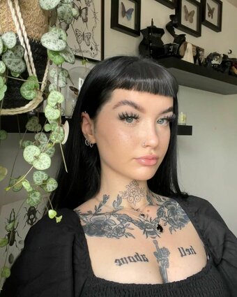 charwaldockx / charmainewaldock Nude Leaks OnlyFans Photo 4