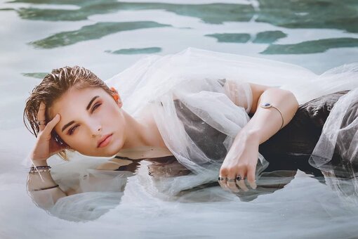 Chelsie Deville / Itschelsiedeville Nude Leaks Photo 4