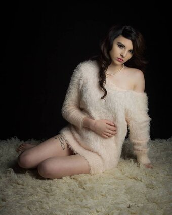 Chelsie Deville / Itschelsiedeville Nude Leaks Photo 7