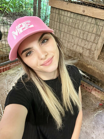 Chelsie Deville / Itschelsiedeville Nude Leaks Photo 17