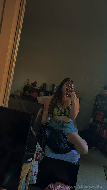 cherry.vuitton Nude Leaks Photo 20