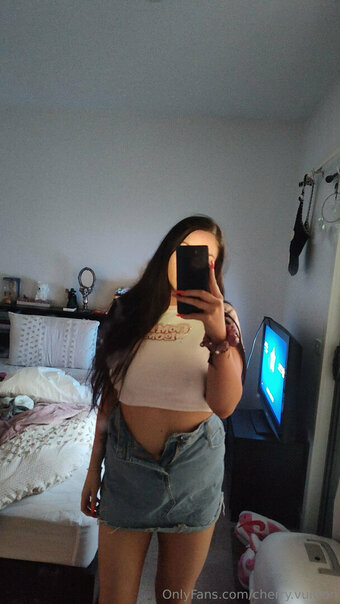 cherry.vuitton Nude Leaks Photo 30