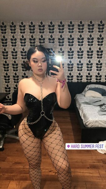 cherry6omb / Nina Feng Nude Leaks Photo 1