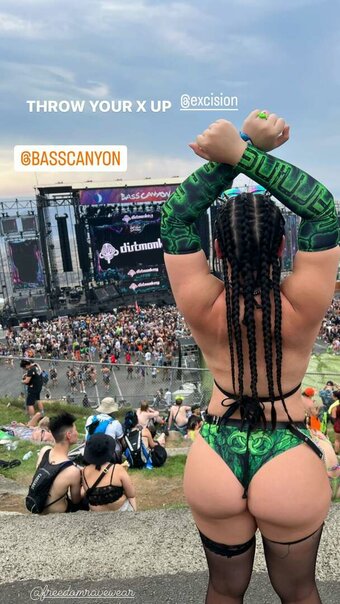 cherry6omb / Nina Feng Nude Leaks Photo 2