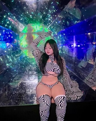 cherry6omb / Nina Feng Nude Leaks Photo 6