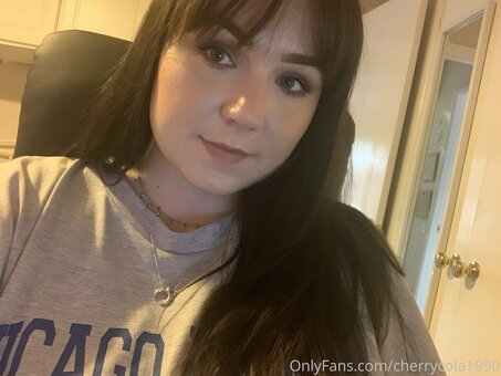 Cherrycola1990 / lolacherry.cola Nude Leaks OnlyFans Photo 3