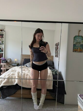 cherryvamprx / Lilah / cherryvampr / https: / lunacherri Nude Leaks OnlyFans Photo 12