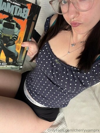 cherryvamprx / Lilah / cherryvampr / https: / lunacherri Nude Leaks OnlyFans Photo 23