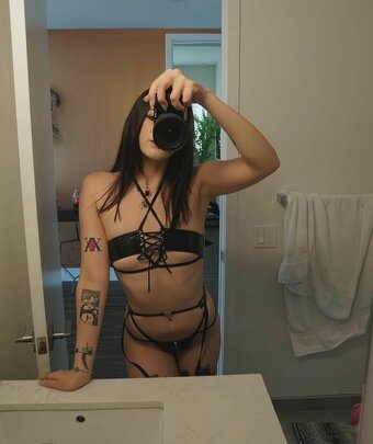 _cherryverse / _cherryverse_ / cherryvonfairyfree Nude Leaks OnlyFans Photo 24