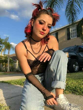 chip256 Nude Leaks Photo 2