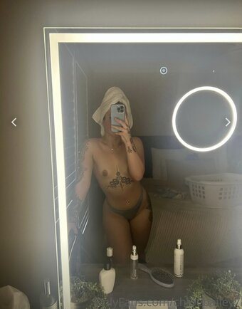 Chloebailey7 / ChloeBailey / chloe bailey / chloe_bailey23 / chloebaileyy888 / https: Nude Leaks OnlyFans Photo 8